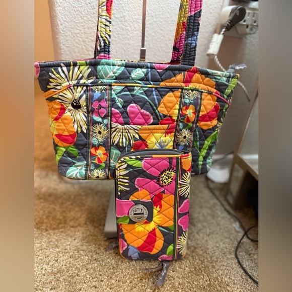 Vera Bradley Mandy Tote Bag in "Jazzy Blooms" Pattern - Picture 12 of 16